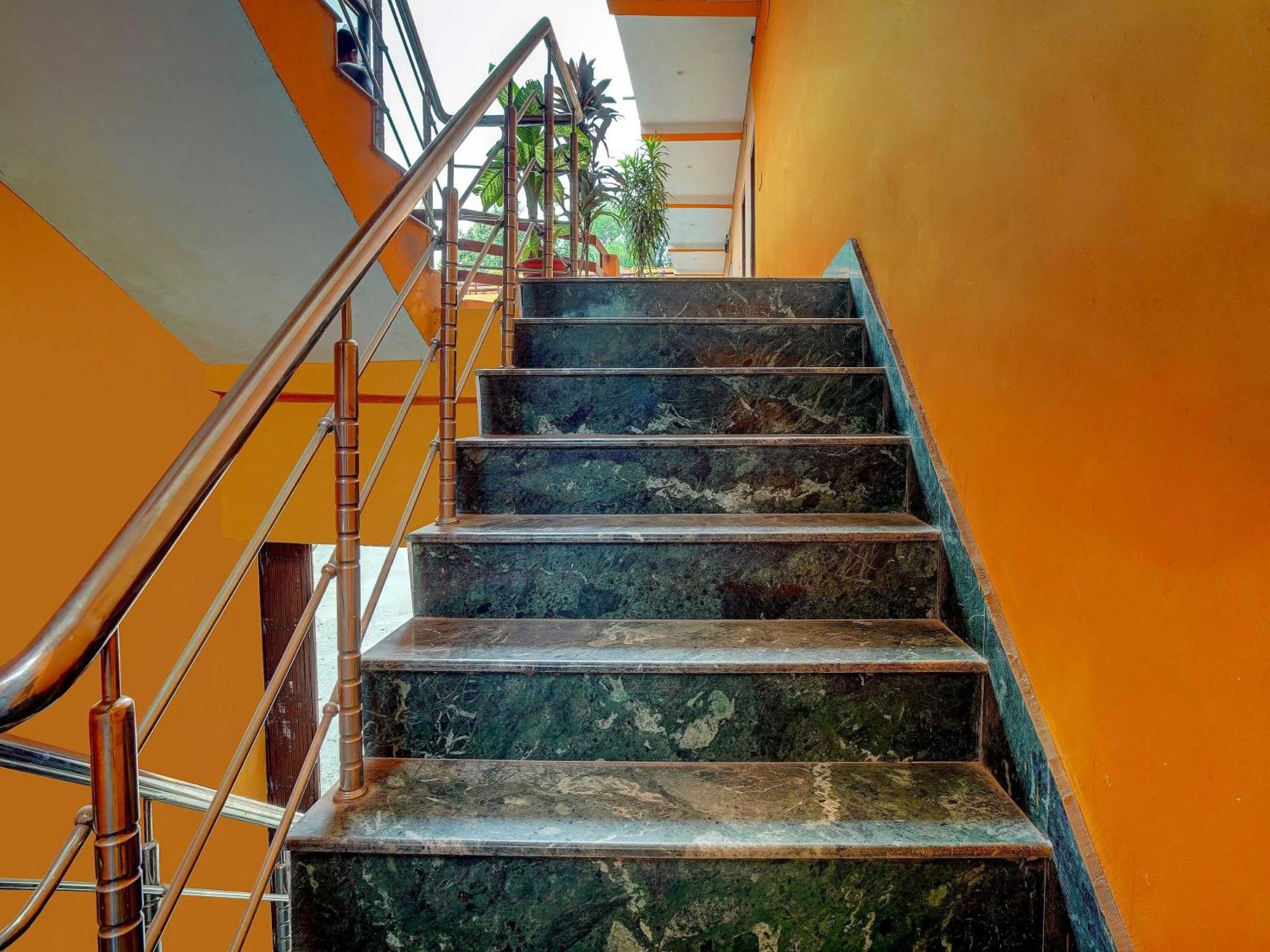 Oyo Flagship 81389 Hotel Siddhi Vinayak Motihari Dış mekan fotoğraf